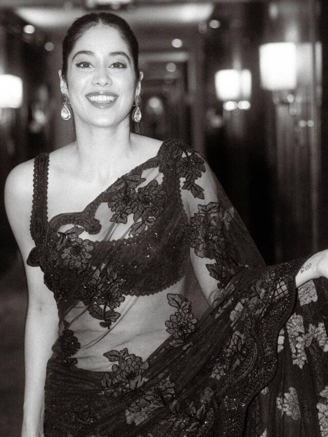 cropped-Janhvi-Kapoor-in-black-saree-3.jpg