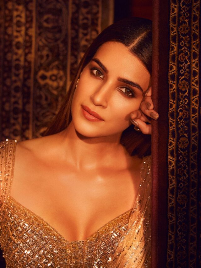 Kriti Senon Looks Queen in Saree