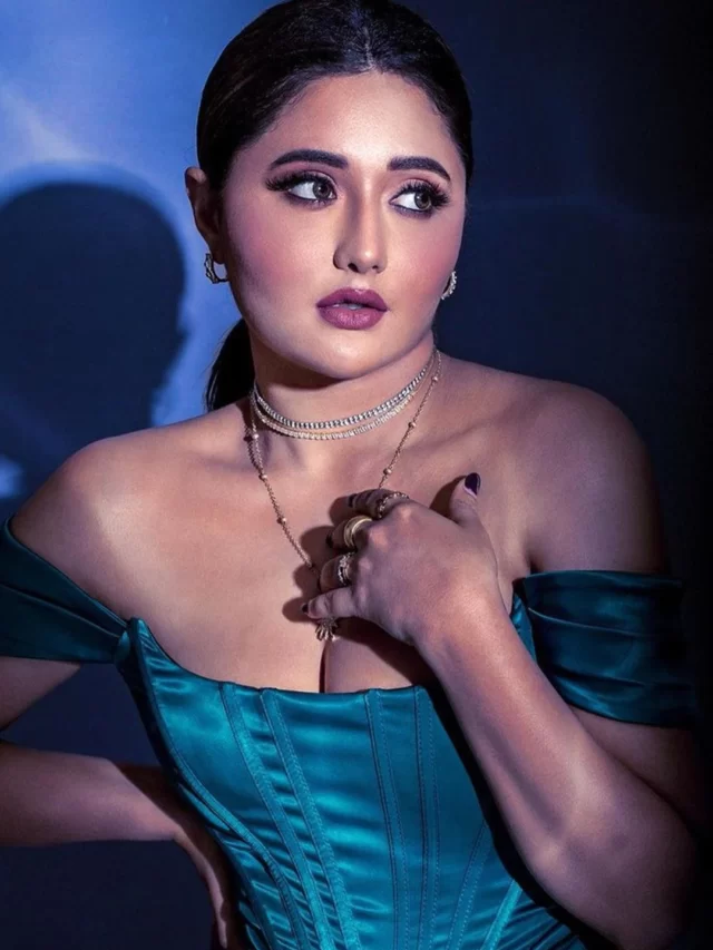 cropped-Gorgeous-look-of-REshmi-Desai-in-Blue-dress-9.webp