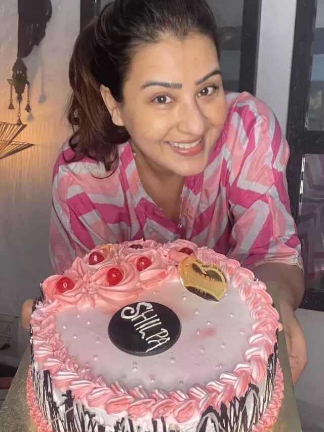 Shilpa Shinde ने अपना जन्मदिन खूब धूम धाम से मनाया